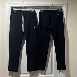 Women’s Yola Skinny Straight Leg Cargo Scrub Pants. Set of two. Good condition.